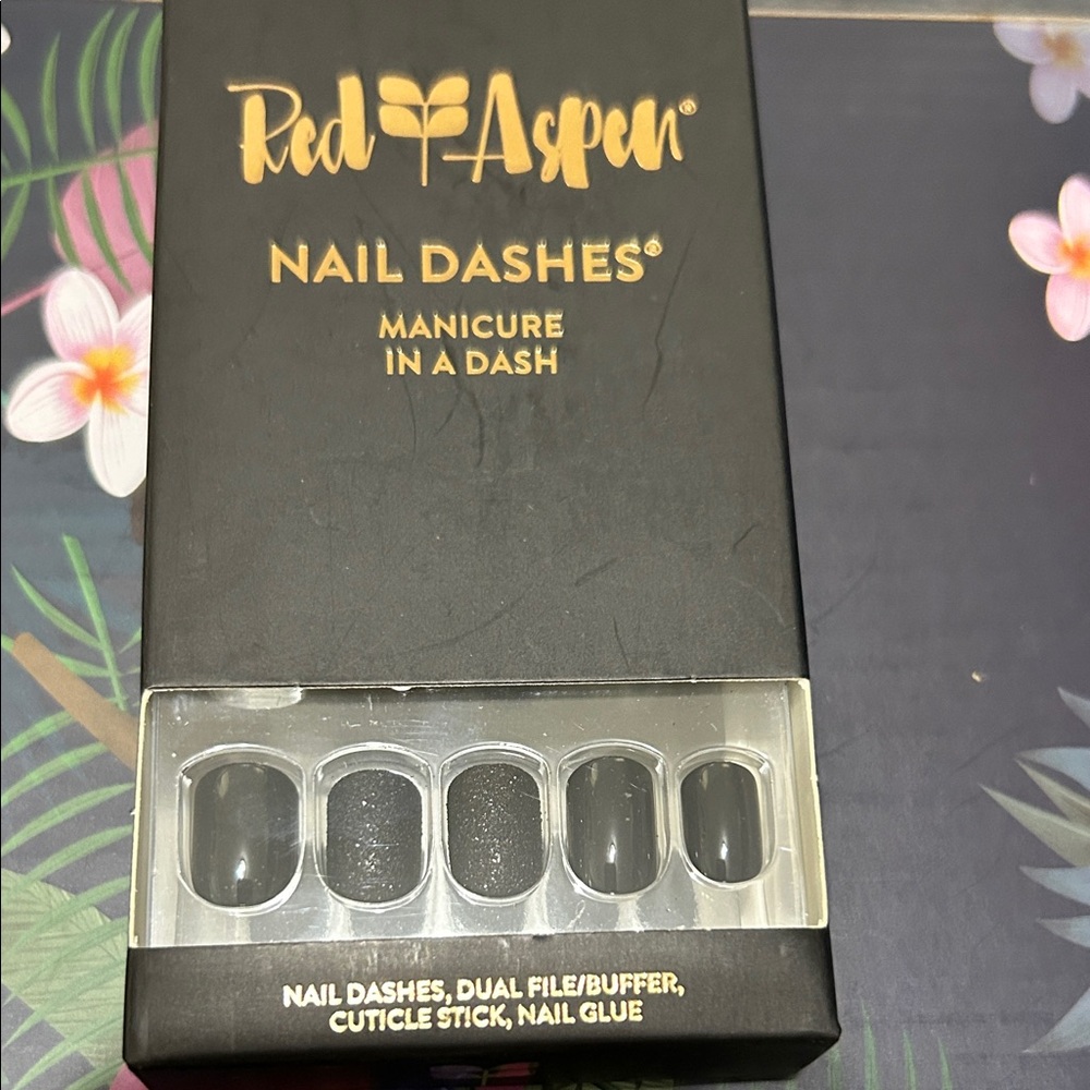 Red Aspen Nail Dashes Ali’s Black Tie Affair